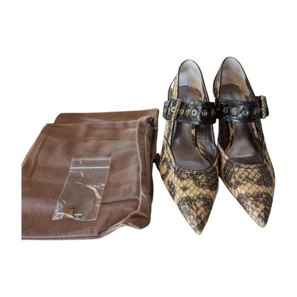 Bottega Veneta Snake Print Leather Kitten Heel Buckle Strap Mary Janes Size 39.5 - Picture 2 of 12